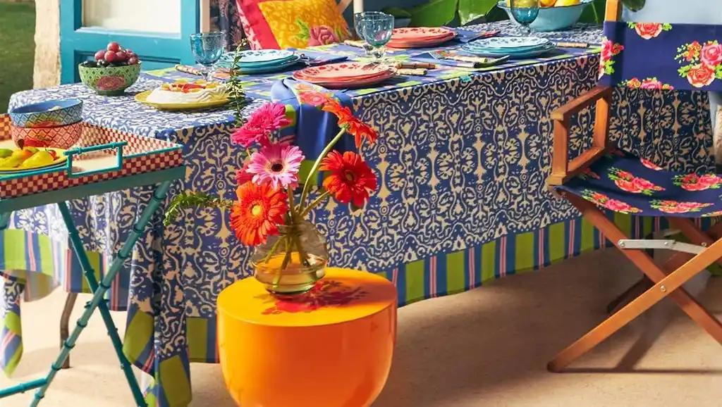 TABLE PLATEAU