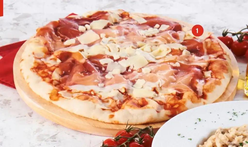 Pizza jambon speck mozzarella gorgonzola