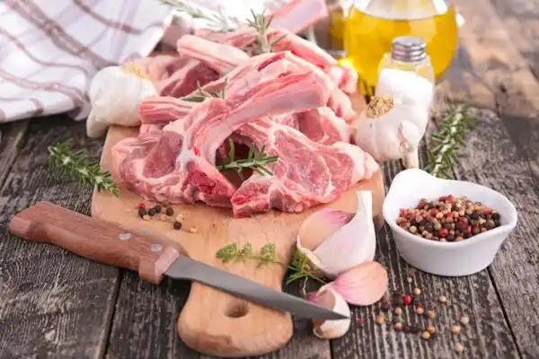 Agneau : côte*** à griller