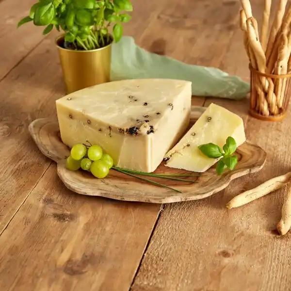 Pecorino pepato stagionato