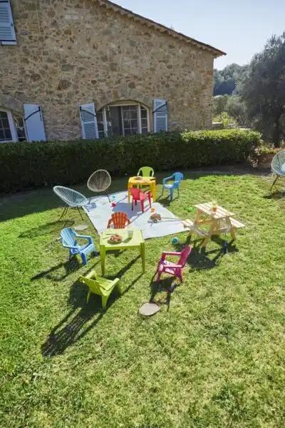 Table plastique enfant