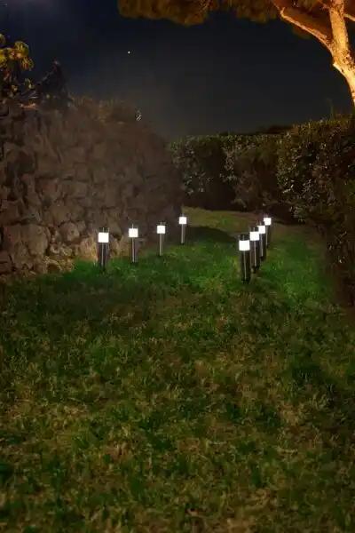 CARREFOUR Borne solaire tube acier