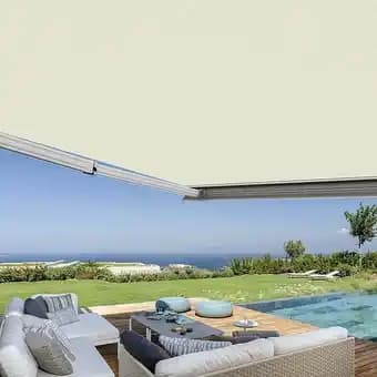 Store banne coffre intégral 3 x 2,5 m motorisé et manuel extérieur pour terrasse - Écru