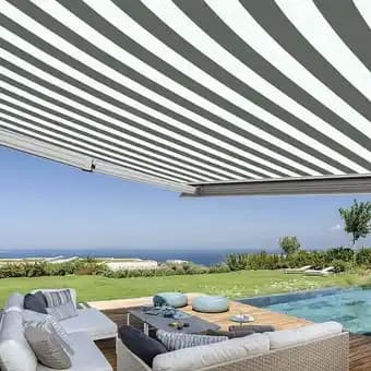 Store banne coffre intégral 3,5 x 3 m motorisé et manuel extérieur pour terrasse - Blanc gris