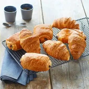 5 pains au chocolat et 5 croissants ordinaires