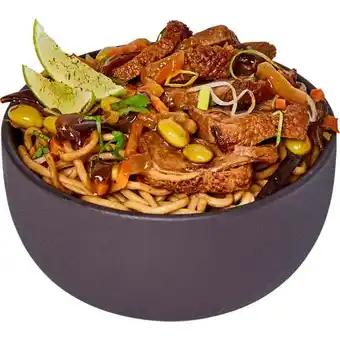 Canard laqué, légumes et nouilles chinoises