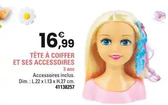 Tête à coiffer et ses accessoires