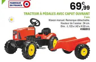 Tracteur à pédales avec capot ouvrant