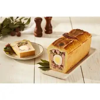 Pâté en croûte de Pâques aux œufs et cornichons